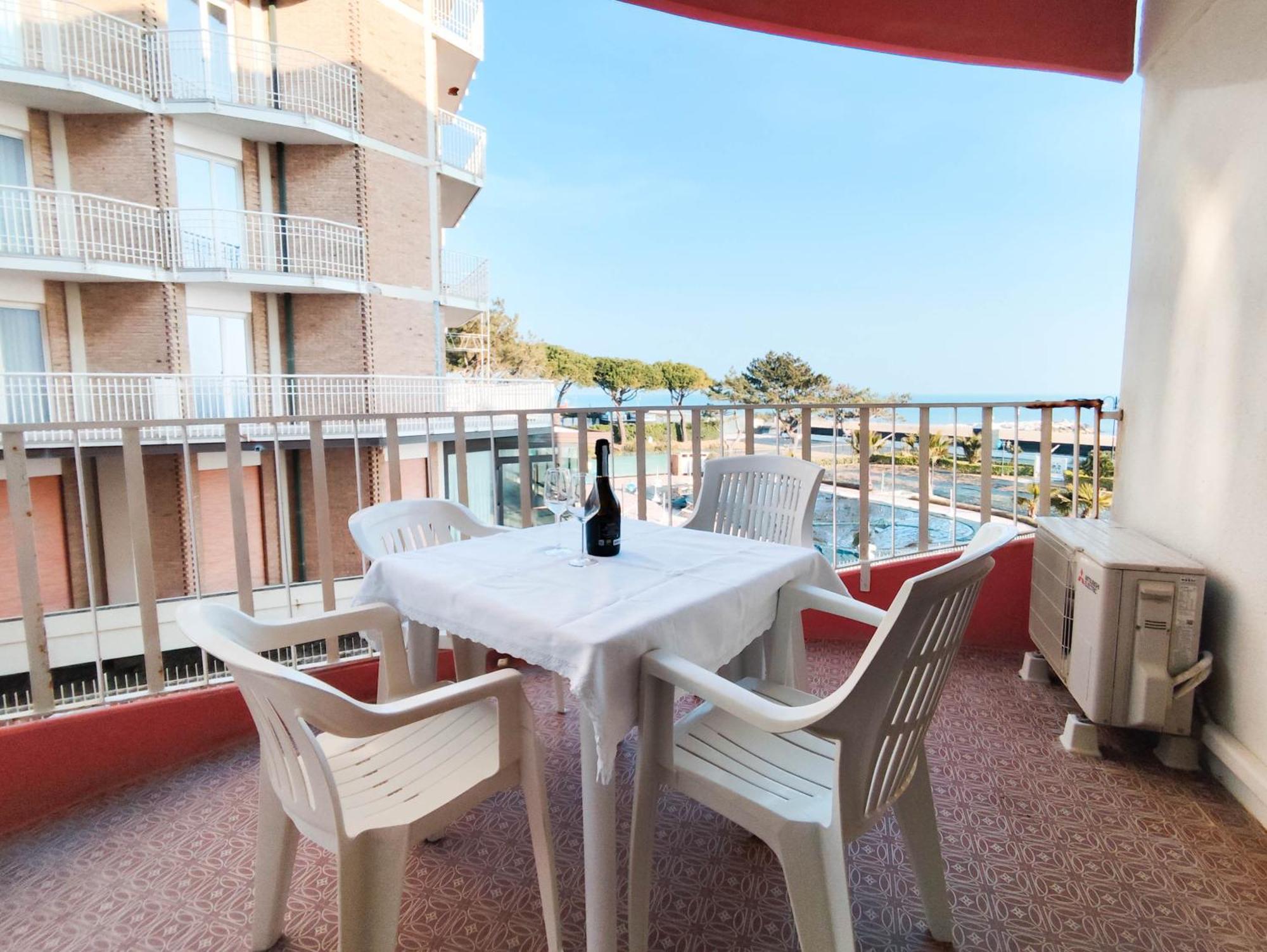 Apollo Fronte Mare Lejlighed Lido di Jesolo Eksteriør billede